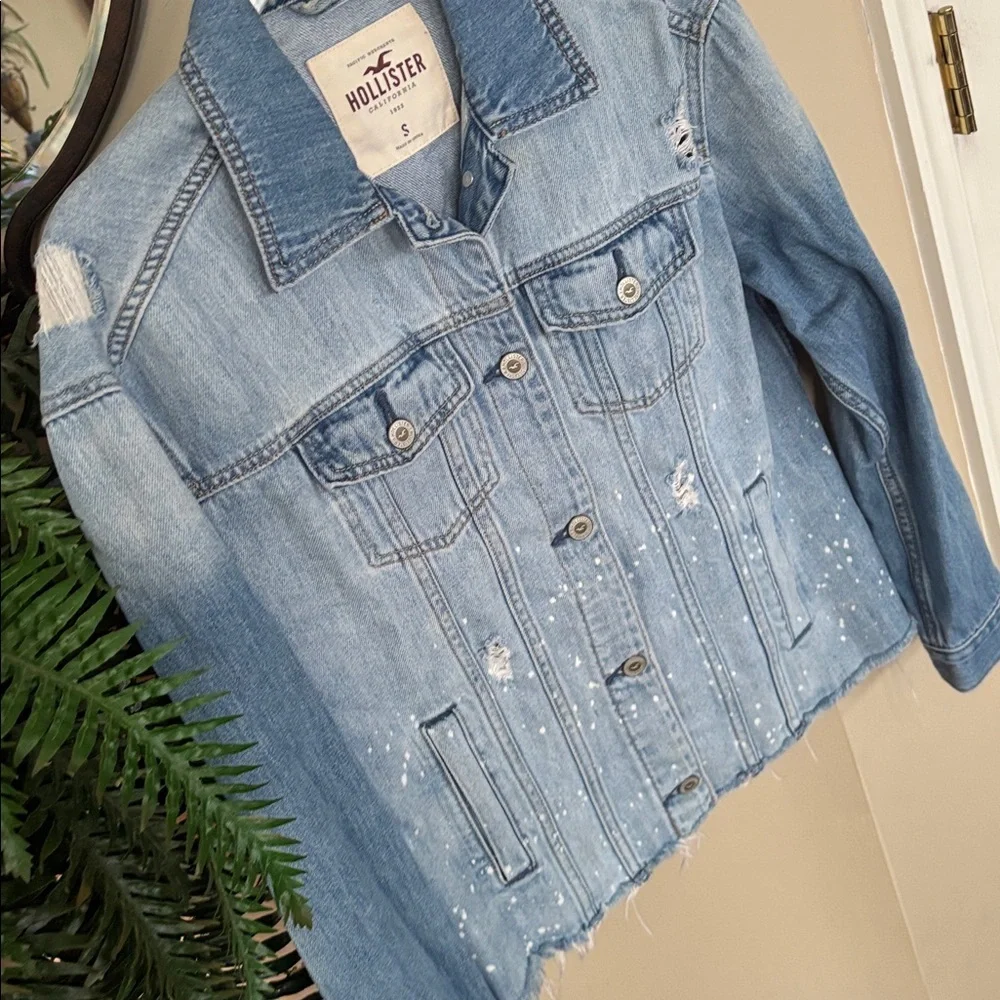 Hollister Distressed Light Blue Wash Raw Hem Splatter Dotted 100% Cotton Cali